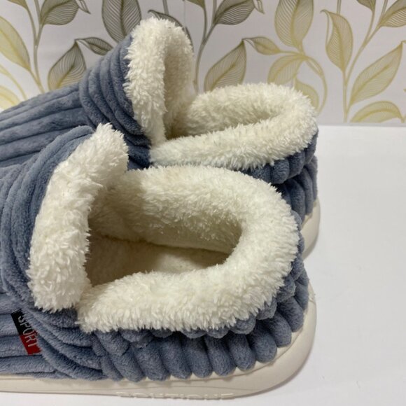 Cozy Plush Lined Slip-On Slippers With Ribbed Design & Durable Rubber Sole NWOT - Picture 4 of 8